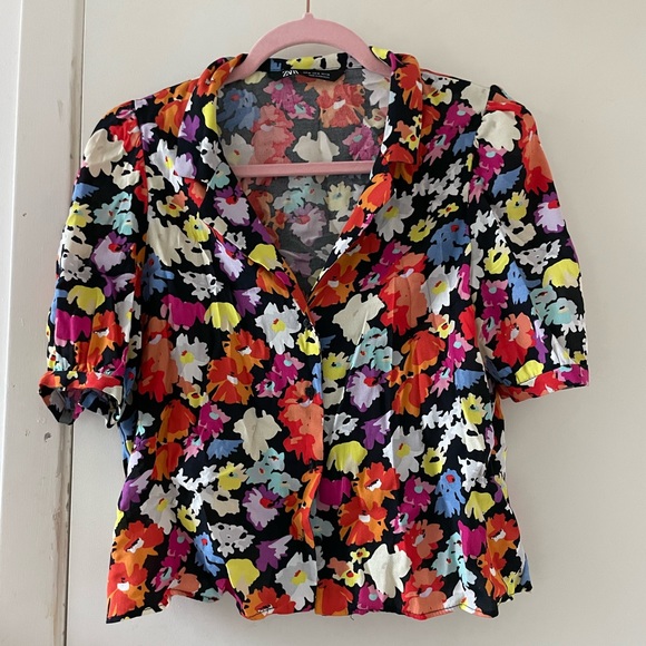 Floral short sleeved button up - Picture 1 of 3